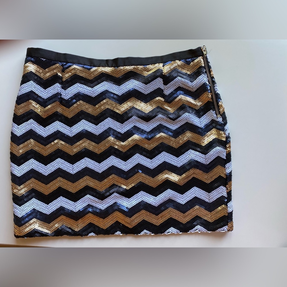 PINK MARTINI Black White & Gold Sequinned Skirt in Size Medium NWT